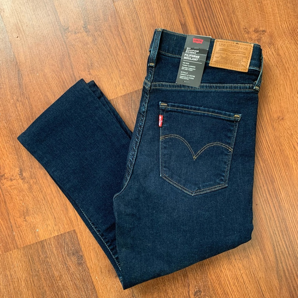 NEW Levi’s Jeans, dark wash
